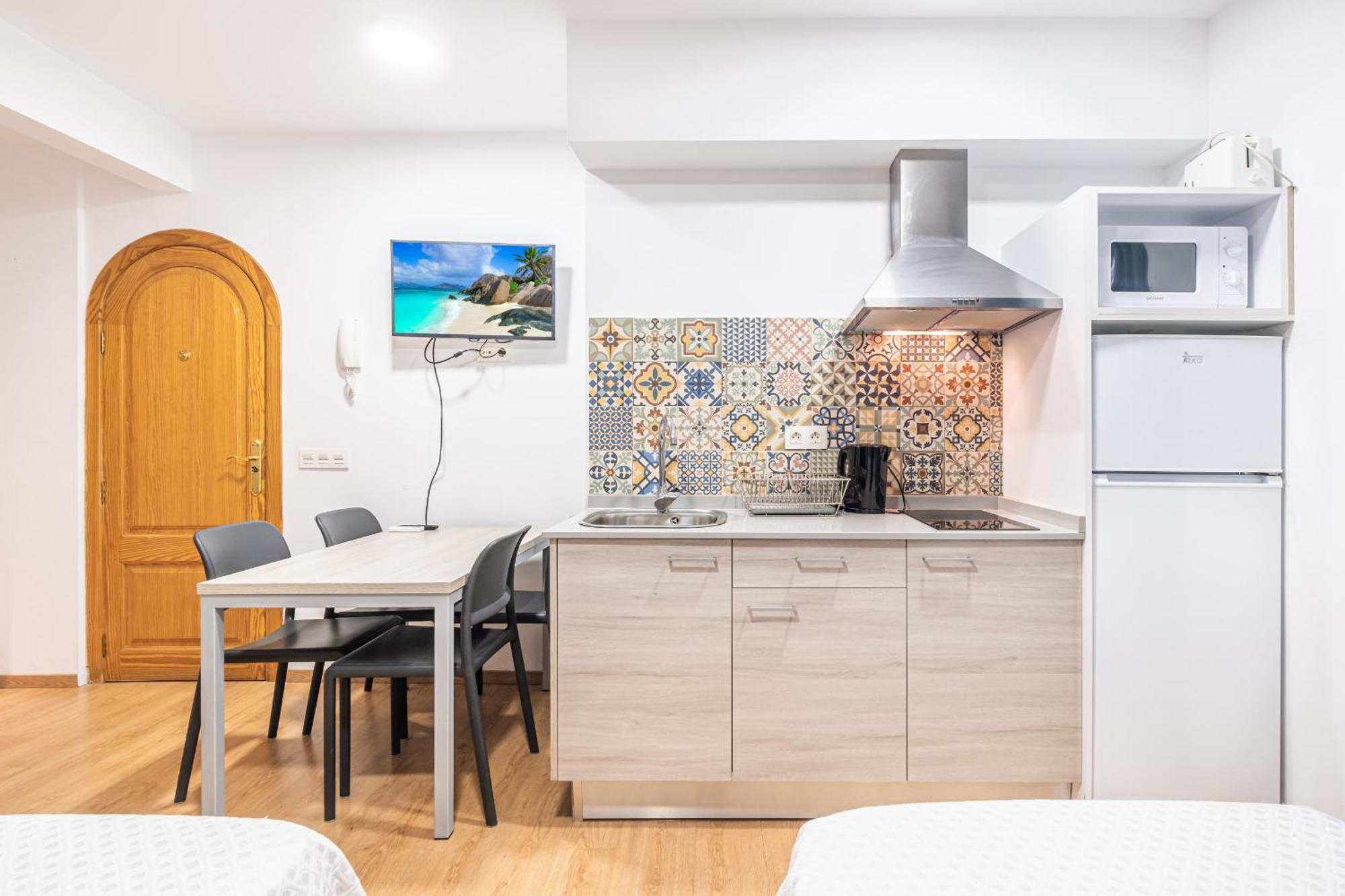 Apartamentos El Castell Benidorm Old-Town Bagian luar foto