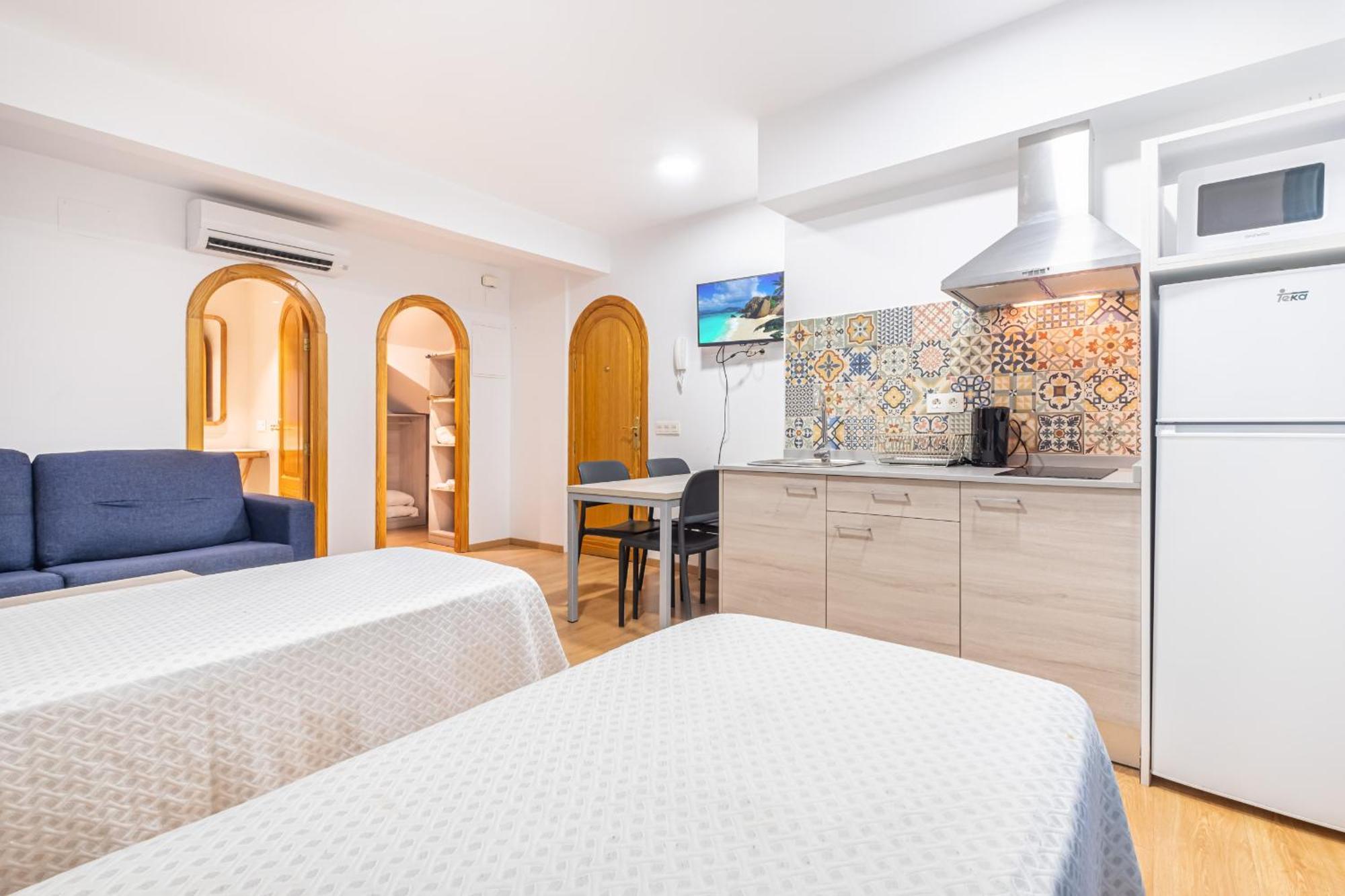 Apartamentos El Castell Benidorm Old-Town Bagian luar foto