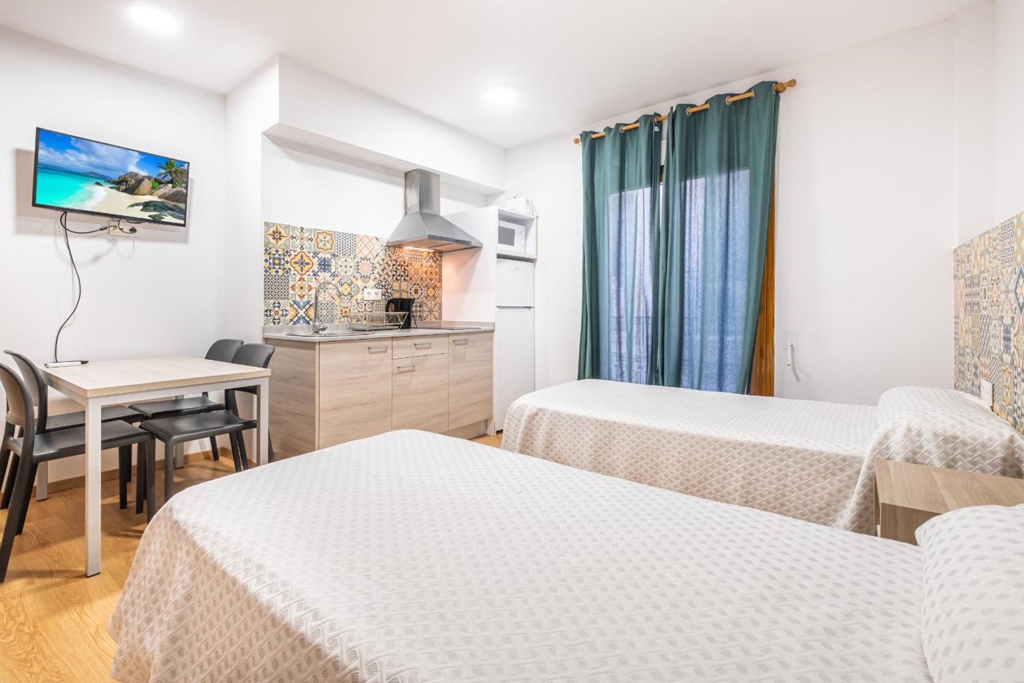 Apartamentos El Castell Benidorm Old-Town Ruang foto